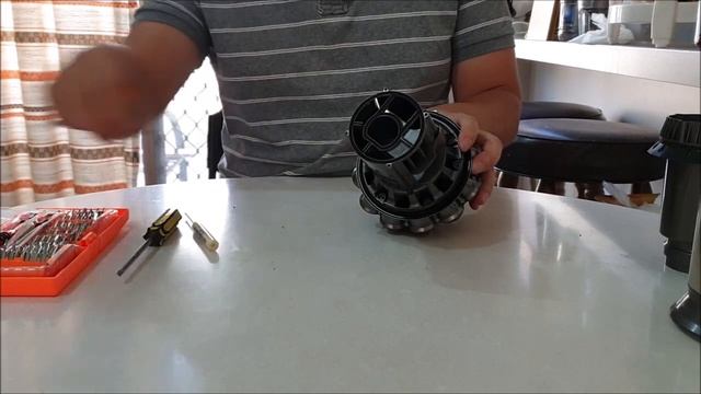 OPEN ME UP! Dyson V11 and V10 COMPLEX Disassembly and Clean смотреть онлайн