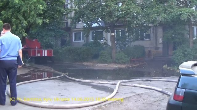 Кошмар! Горит Жилой Дом На Дарнице ул Будівельників 14.06.2015, Киев, Украина смотреть онлайн