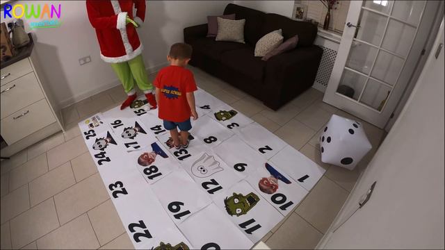 Beat the Grinch Halloween Board Game in Real Life | RowanVentures смотреть онлайн