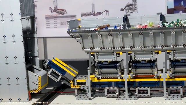 FYG modular mixing plant built w. LEGO parts смотреть онлайн