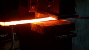 Как сделать дамасскую сталь / Ковка клинков из дамасской стали