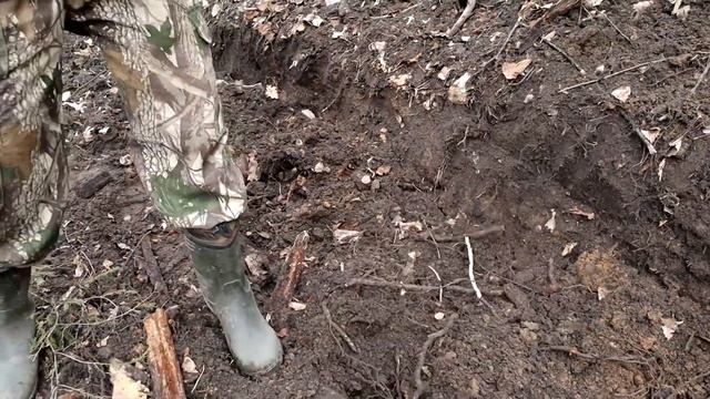 Строим землянку в лесу смотреть онлайн