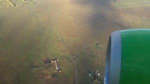 Красивая посадка самолета в аэропорту Горно-Алтайска