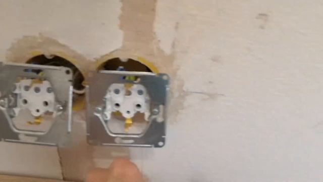 Часть 2. Секреты бывалого сборщика. Перенос розеток на стеновую панель (кухонный фартук) смотреть онлайн