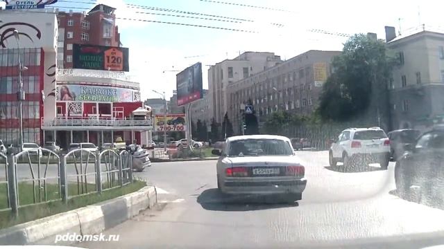 Омск. Обычный левый поворот с метромоста на Орджоникидзе смотреть онлайн