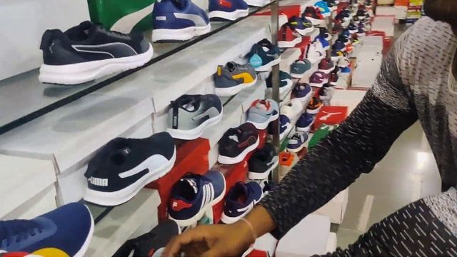 Branded Shoes Rs 699 Only ?|| ?% Original Clothes And Shoes || 75% Off || Puma Nike Addidas Reebok