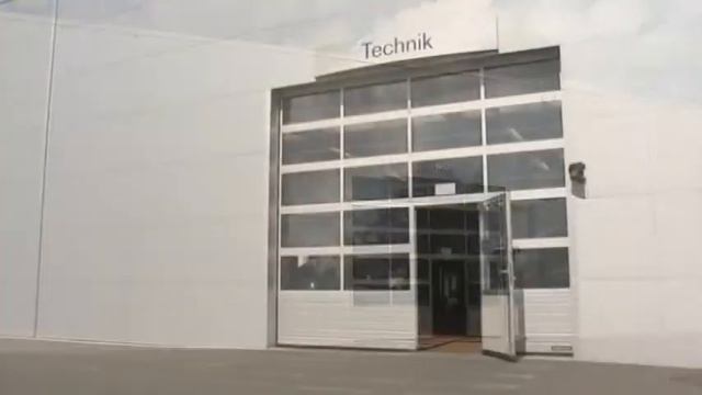 Секционные ворота Hormann с калиткой без порога смотреть онлайн