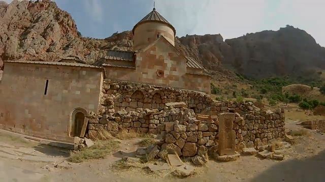 Армения В окружении красных скал Монастырь Нораванк смотреть онлайн
