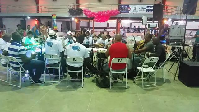 Domingo com samba no Marcelino смотреть онлайн