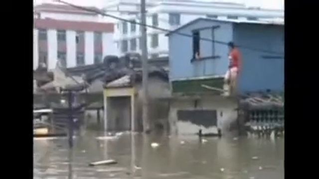 Город Шаньтоу В Китае Почти Полностью Затоплен смотреть онлайн