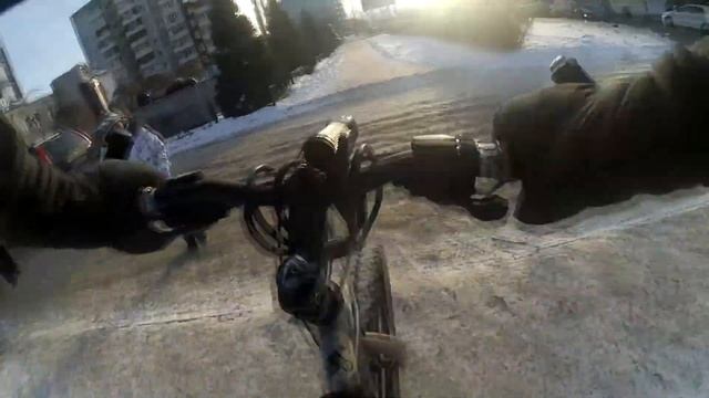 Зимний ВЕЛОСИПЕДИСТ - не Алень /Как развить пофигизм к мнению людей смотреть онлайн