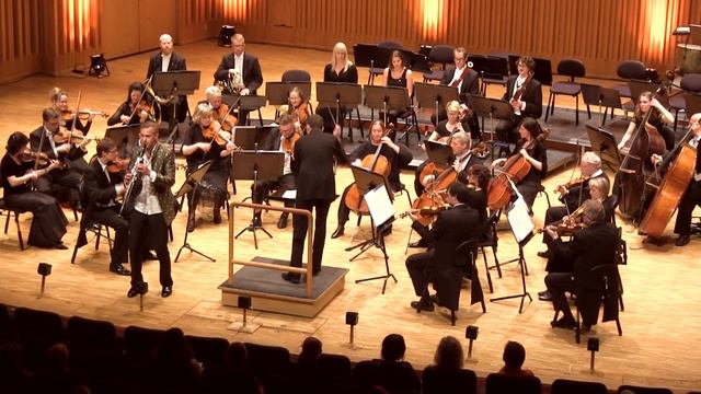 Emil Jonason plays Mozart Clarinet concerto in A major. First movement: Allegro смотреть онлайн