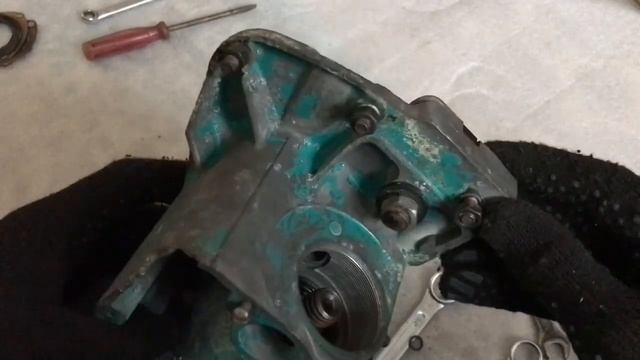 Сборка и смазка редуктора бензопилы смотреть онлайн