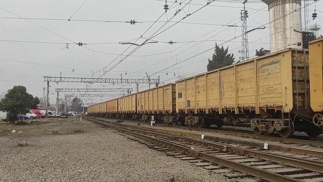 ?? ВЛ10-1239 с грузовым, Тбилиси-пасс. / Georgian railways, VL10 series in Tbilisi смотреть онлайн