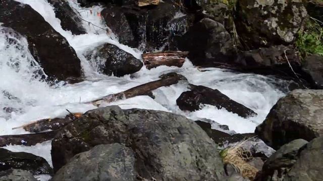 Молочный водопад в Абхазии. смотреть онлайн