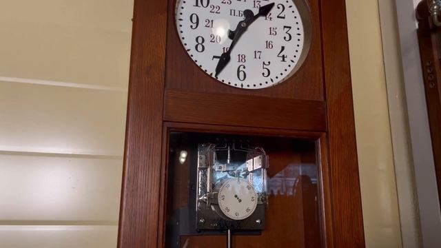КАК РАБОТАЮТ ЧАСЫ НА ВОКЗАЛЕ? Реставрация вокзальных часов 1957 года в музее паровых машин смотреть онлайн