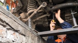 Снятие приводов переднего моста Шевроле Нивы