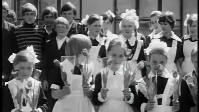 Последний звонок 1978 г. школа № 33 г. Киров (Коминтерн) смотреть онлайн