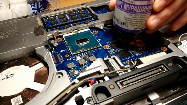 Dell Latitude E6540 Розборка і Заміна Термопасти/Disassembly and Apply New Thermal Grease смотреть онлайн