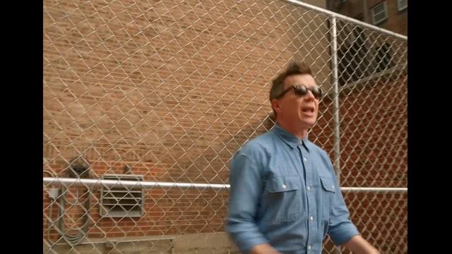 InsurAAAnce & Rick Astley Never Gonna Give You Up смотреть онлайн