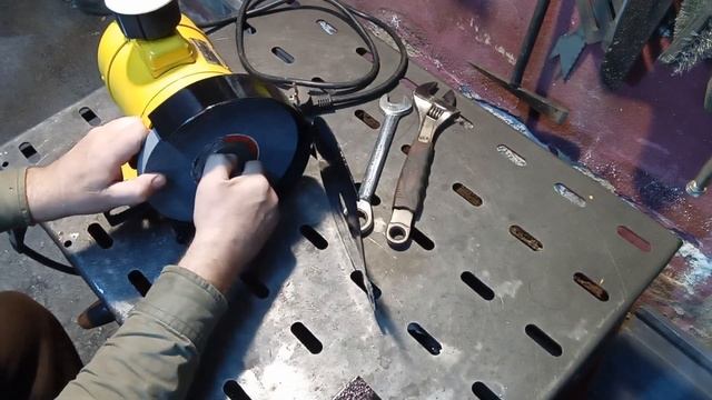 Лучше и дешевле чем магазинный! Самодельный точильный станок с защитой. смотреть онлайн