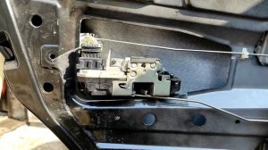 Гранта! Сломался механизм замка двери.