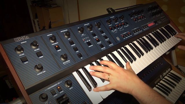 Behringer UB-Xa - Polyphonic Aftertouch Sound Demo смотреть онлайн