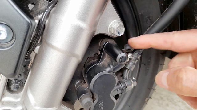 Scooter Brake Fluid 101: A Beginner's Guide to Changing Motorcycle Brake Fluid смотреть онлайн