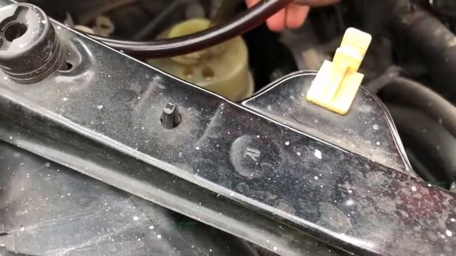 Toyota alphard Steering rack fluid change. Fix for a squealing power assistance pump. смотреть онлайн