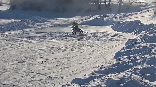 Дрифт на GR7 Lite на озере!