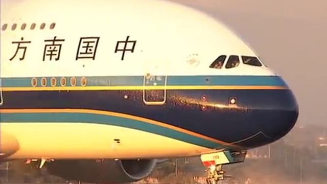 LAX Airport Welcomes China Southern Airlines A380 смотреть онлайн