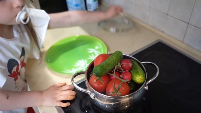 Дети шутят и мешают маме спать. Устроили уборку в доме - правила поведения для детей смотреть онлайн