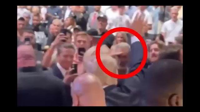 Mel Gibson saluting Donald Trump at the star-studded UFC 264 смотреть онлайн