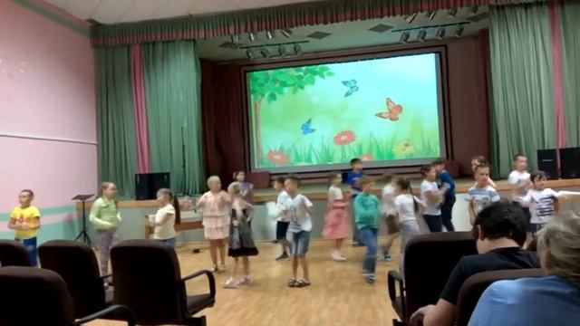 Закрытие первой смены - Московские каникулы смотреть онлайн