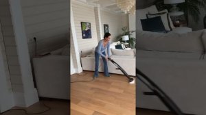 Аида Гарифуллина делает уборку / Aida Garifullina does the cleaning