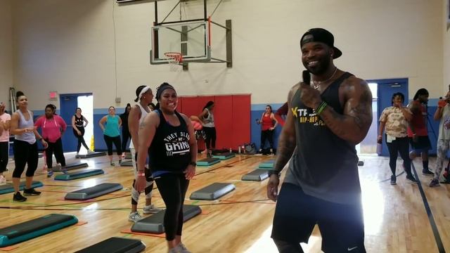 Xtreme Hip Hop with Phil : Lancaster, California & Knoxville,Tennessee смотреть онлайн