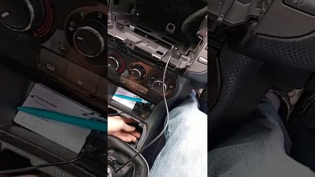 Fiat Bravo 198 AUX Kabel Einbau смотреть онлайн