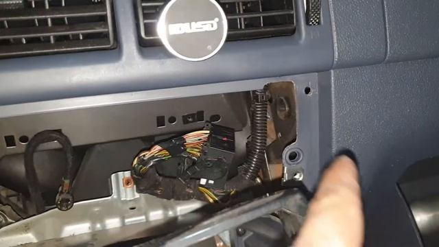 Como desmontar panel de radio y calefaccion de ford tourneo connect 2007 смотреть онлайн