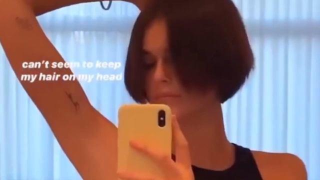 Kaia Gerber shows off her new hair cut and its the shortest hair we've ever seen her with | TEALOG смотреть онлайн