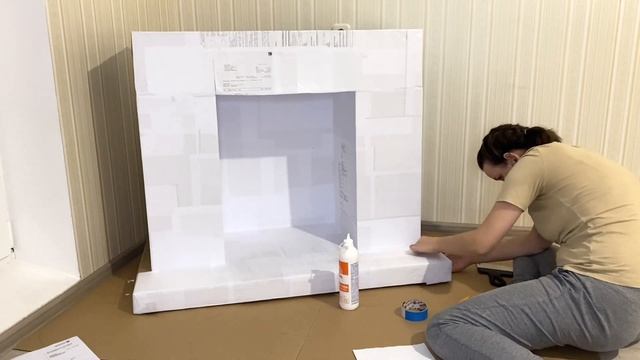 КАМИН ИЗ КАРТОННЫХ КОРОБОК СВОИМИ РУКАМИ. НОВОГОДНИЙ ДЕКОР 2020. смотреть онлайн