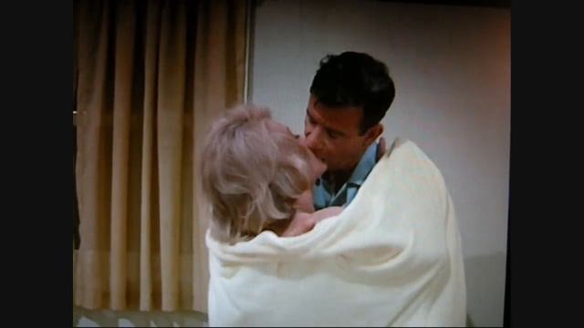 SHOWERING WITH INGER STEVENS смотреть онлайн