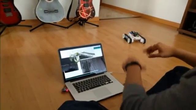 Leap Motion Car + Xbee смотреть онлайн