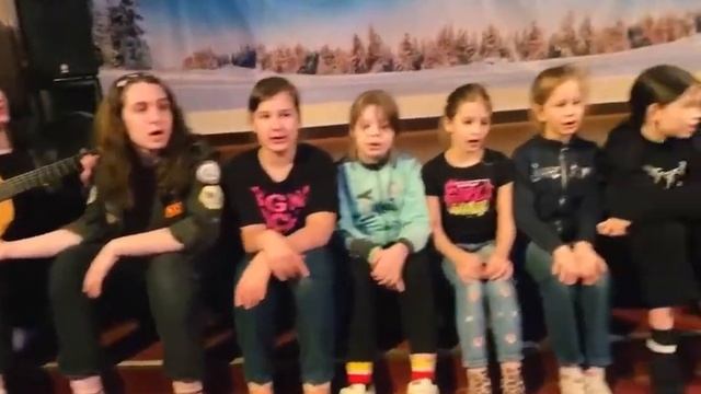 Весенняя каникулярная смена в ООО "ДОЛ "Зеленый город" им Т. Трушковской" смотреть онлайн