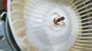 Как починить мотор у кухонной вытяжки, если появился посторонний звук