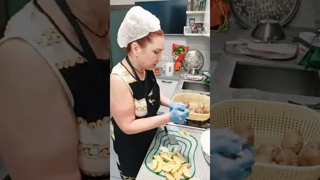 24.12.Профитроли с лососем.Булочки с селедкой.Сервировка и пр смотреть онлайн