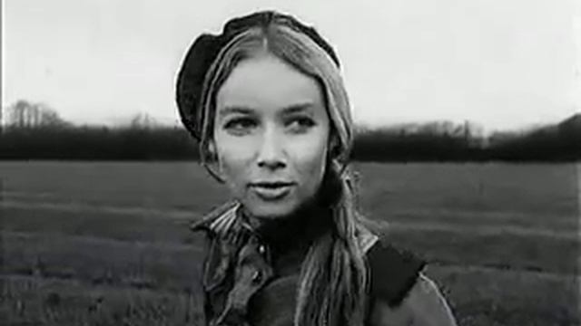 Поет Пола Ракса (Маруся) из Х/Ф "Четыре танкиста," смотреть онлайн