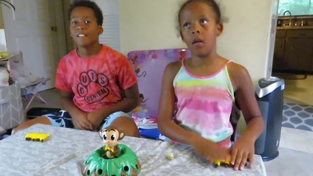 ITS GAME TIME! PLAYING BANANA BLAST! A POPING MONKEY GAME! смотреть онлайн