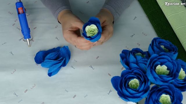 Цветы из гофрированной бумаги. смотреть онлайн