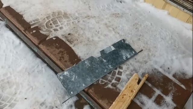 Уборка снега с крыши смотреть онлайн