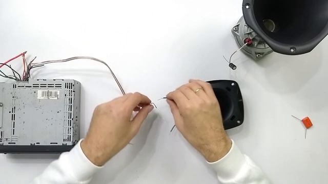 Capacitor para que serve e qual usar na CORNETA e TWEETER ; SOM AUTOMOTIVO смотреть онлайн